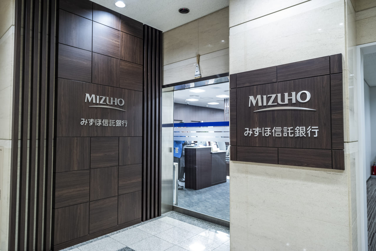 Mizuho Trust & Banking